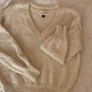 Universal Thread Cream V-Neck Fuzzy Knit Sweater